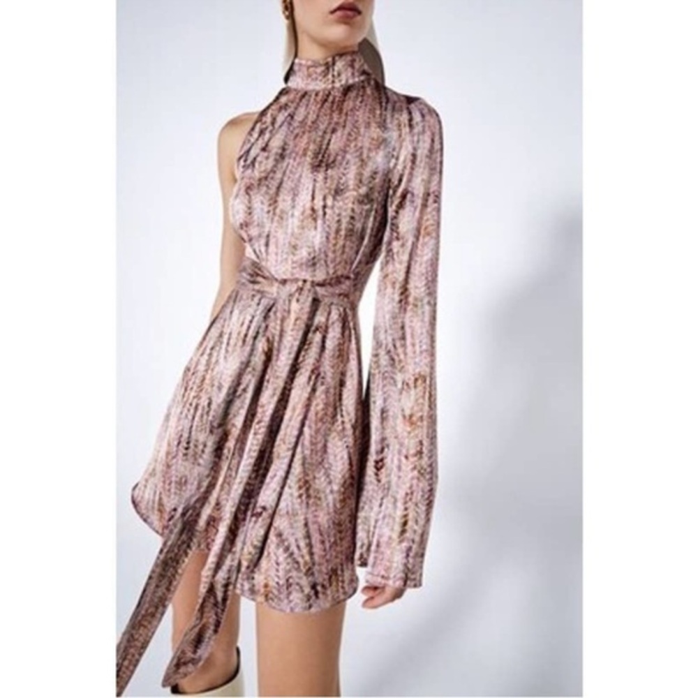 Alexis One Shoulder Speckle Print Capi
Satin Mini Dress